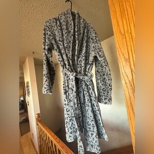 Calvin Klein Gray Leopard Print Robe